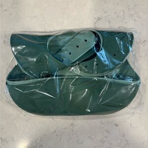 NWT AVA + OLIVER Waterproof Silicone Bib Set